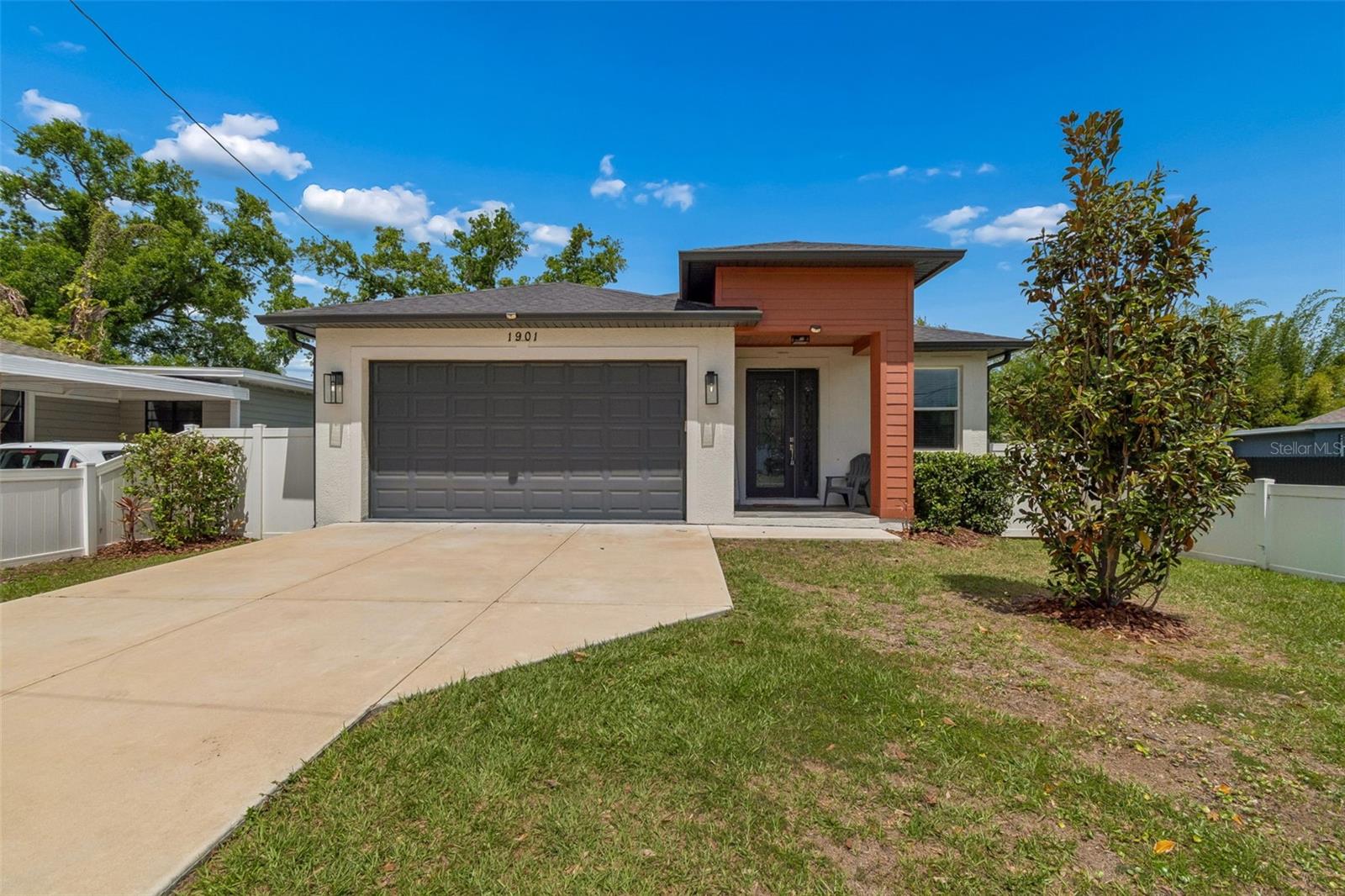 Single Family Residence in TAMPA, FL - Daniel Dourado
