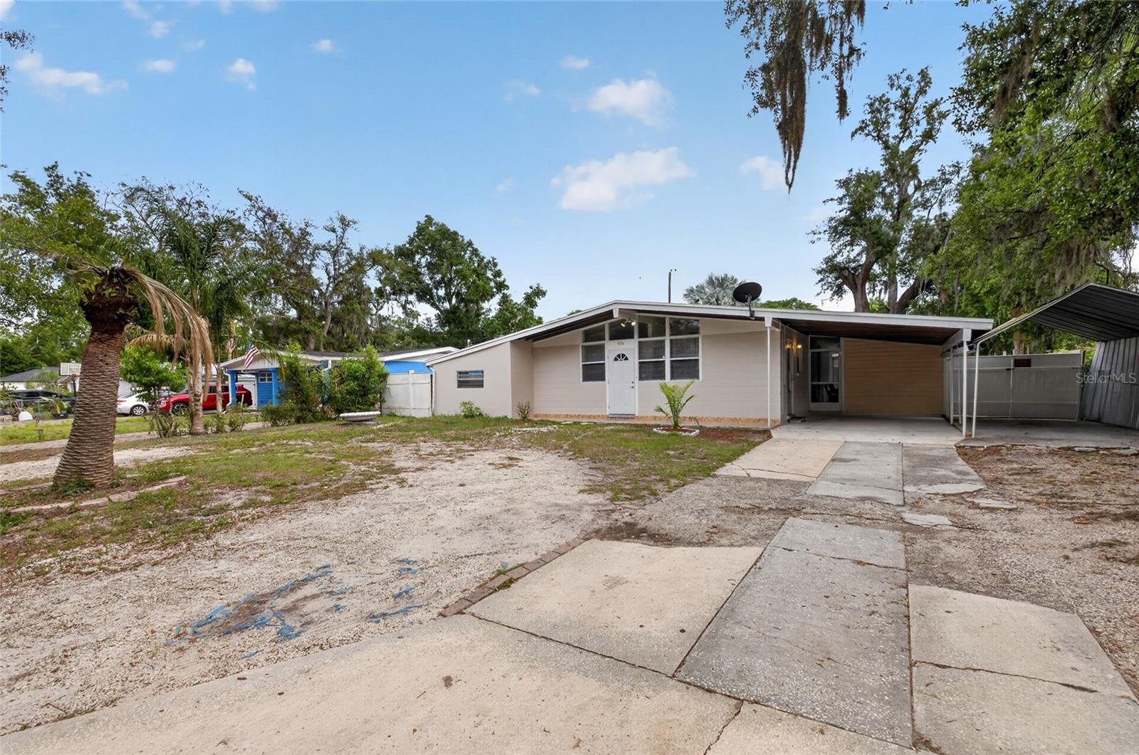 Single Family Residence in TAMPA, FL - Daniel Dourado
