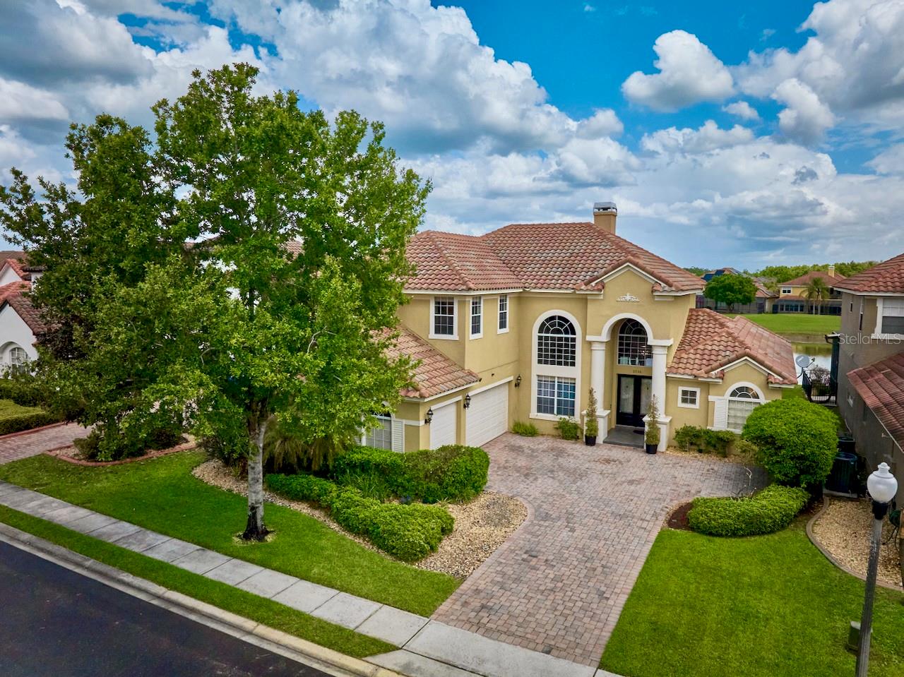 Single Family Residence in DAVENPORT, FL - Daniel Dourado