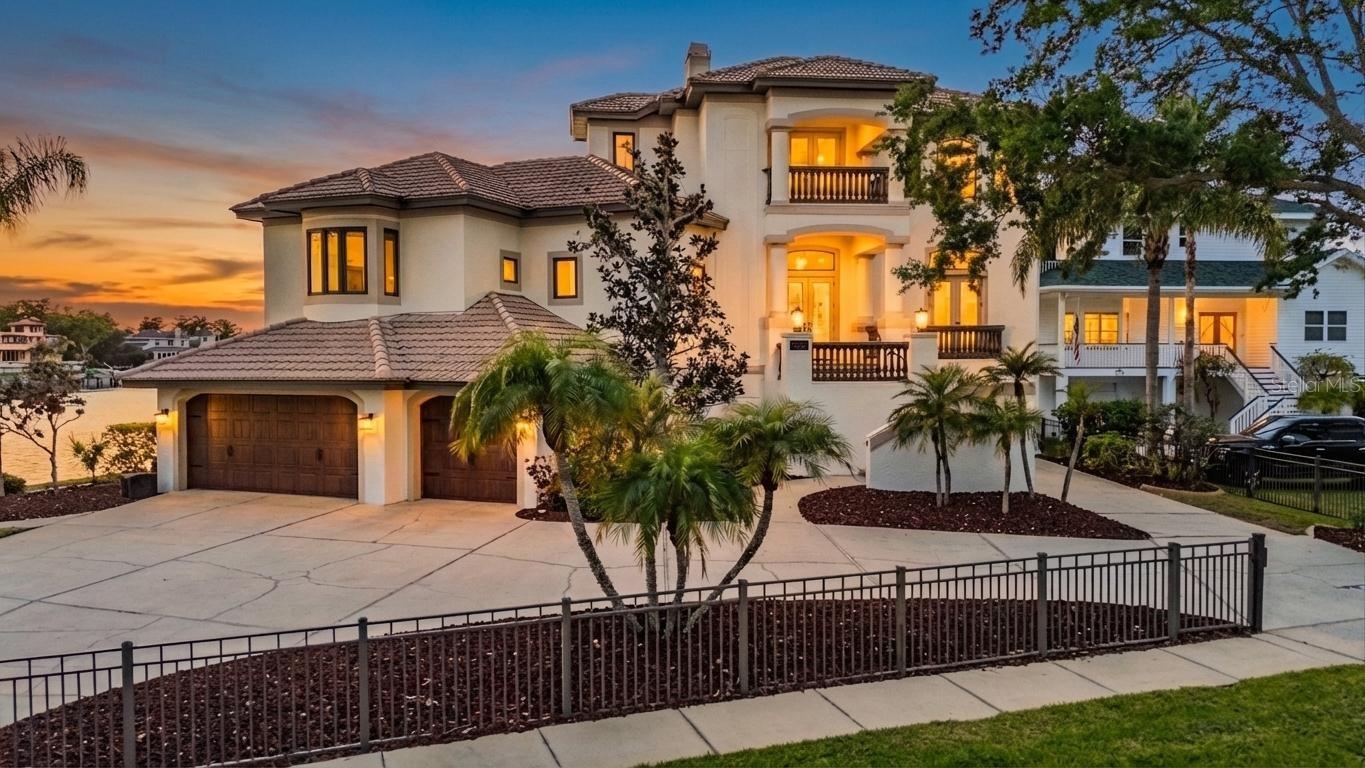 Single Family Residence in TARPON SPRINGS, FL - Daniel Dourado