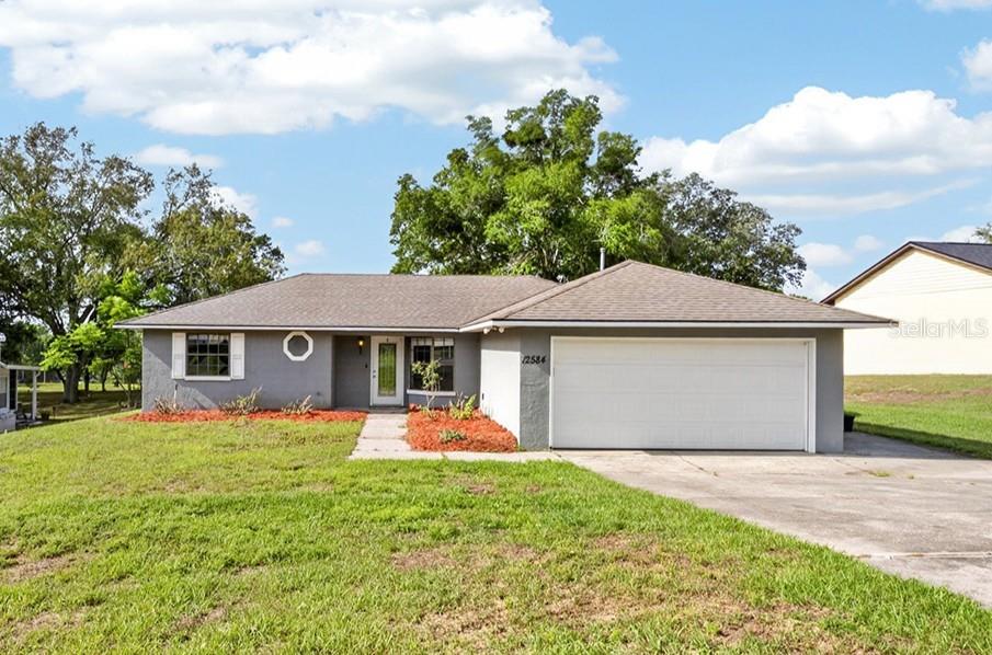 Single Family Residence in GRAND ISLAND, FL - Daniel Dourado