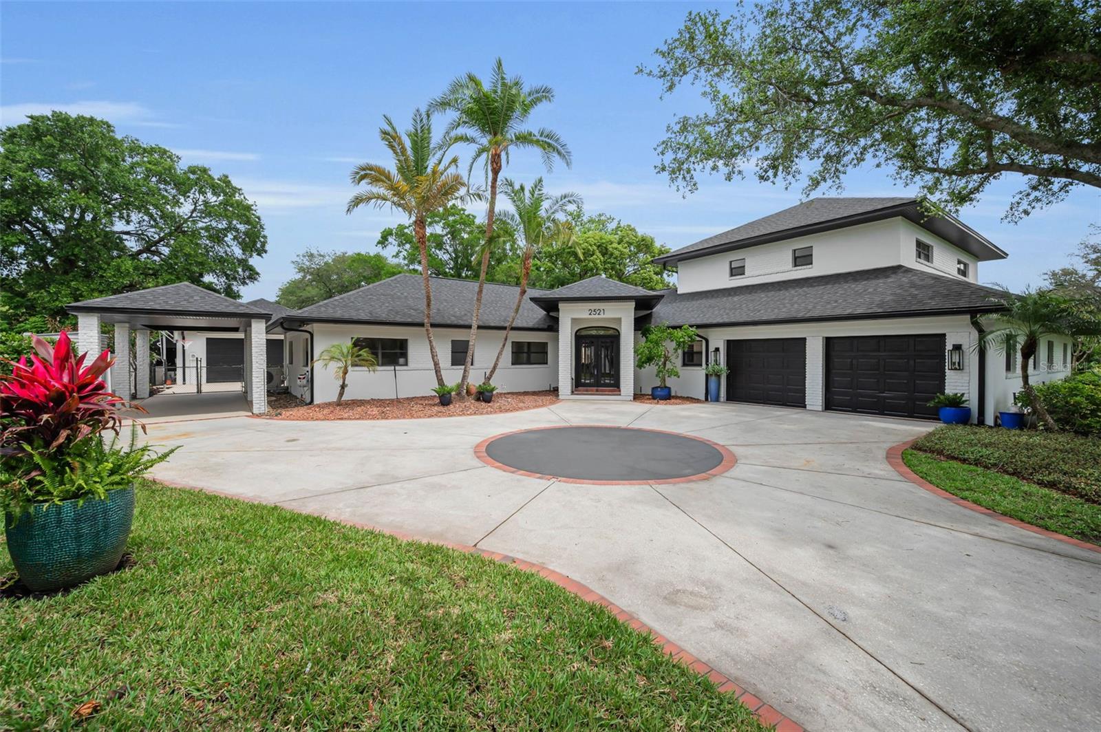 Single Family Residence in TAMPA, FL - Daniel Dourado