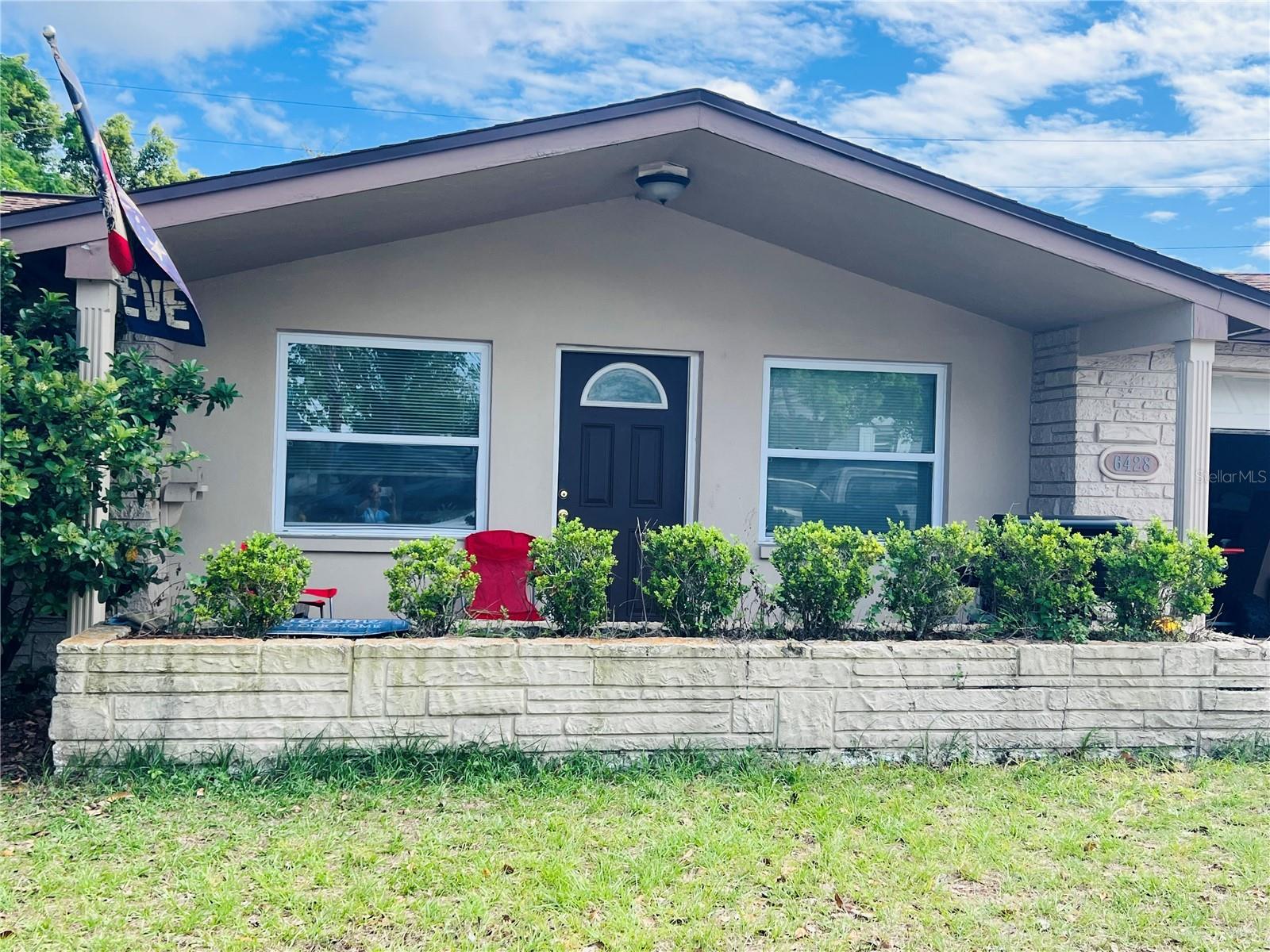 Single Family Residence in NEW PORT RICHEY, FL - Daniel Dourado