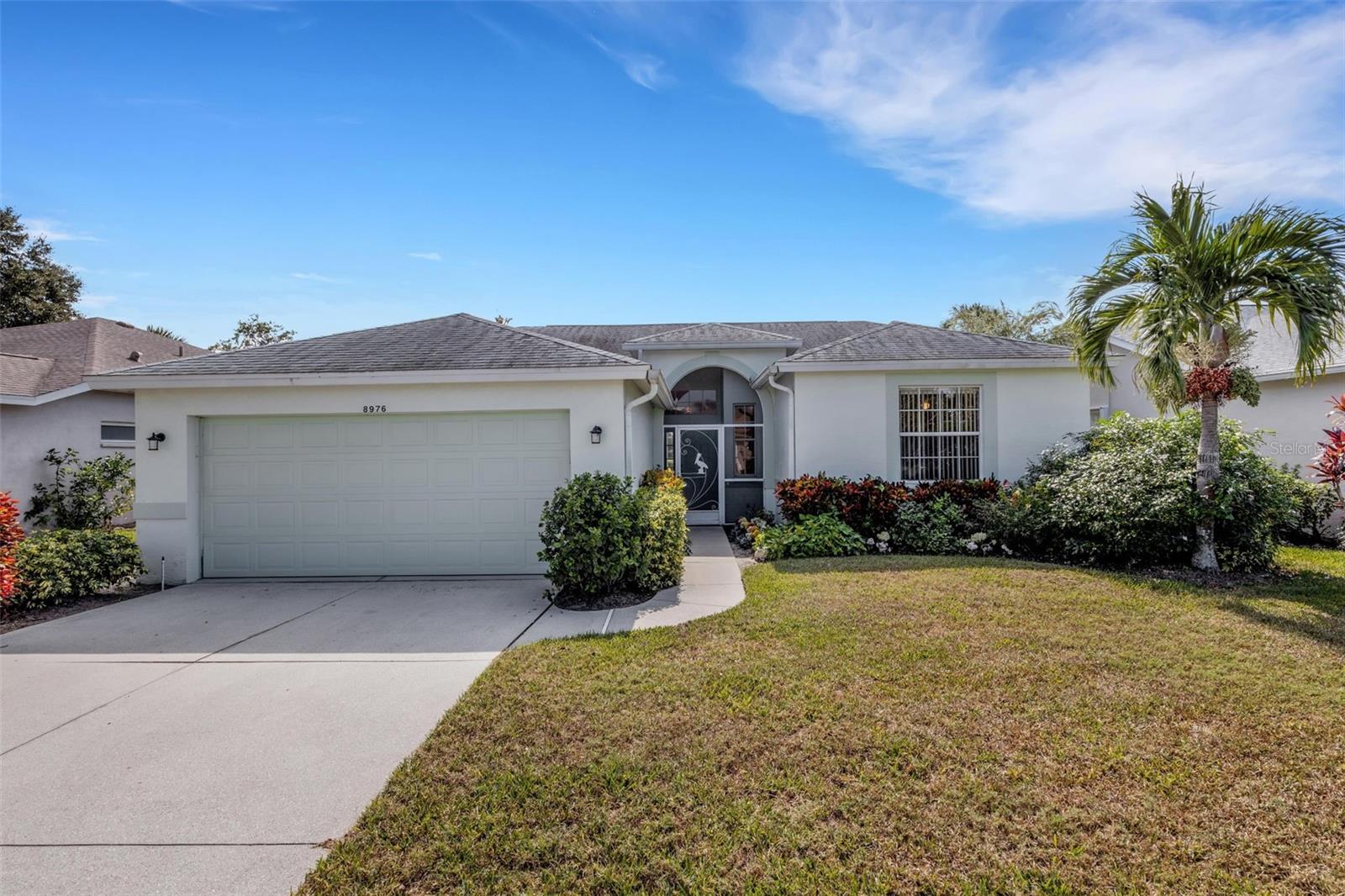 Single Family Residence in SARASOTA, FL - Daniel Dourado