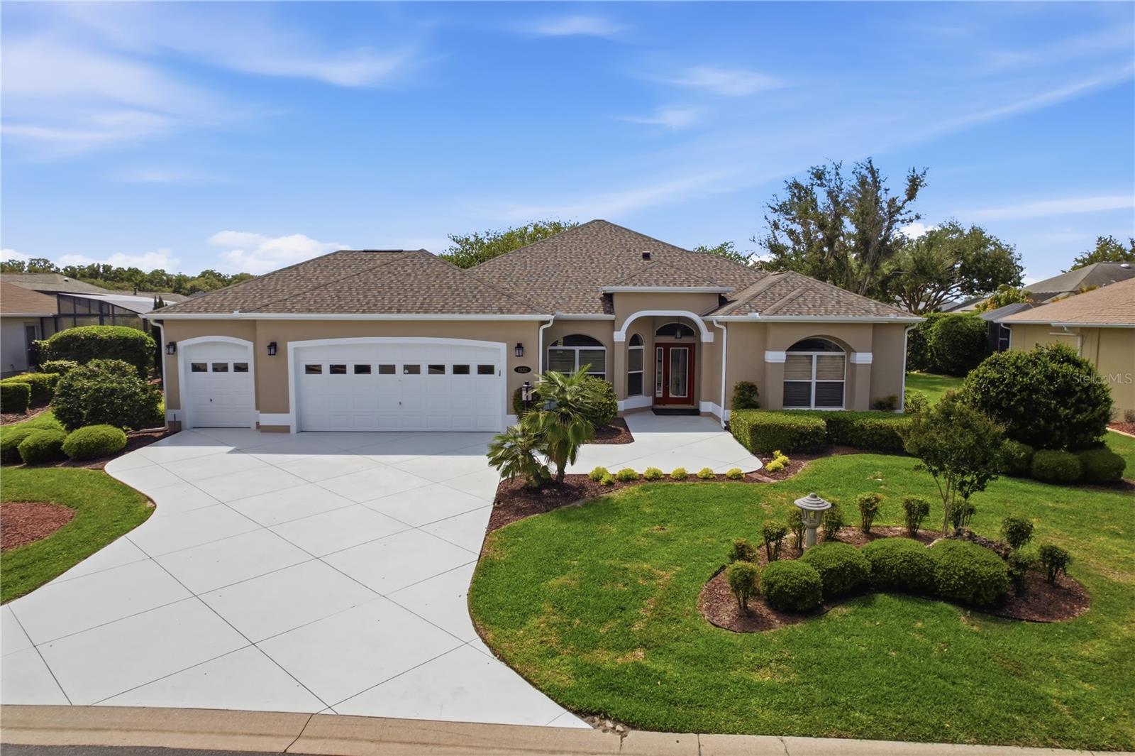 Single Family Residence in THE VILLAGES, FL - Daniel Dourado