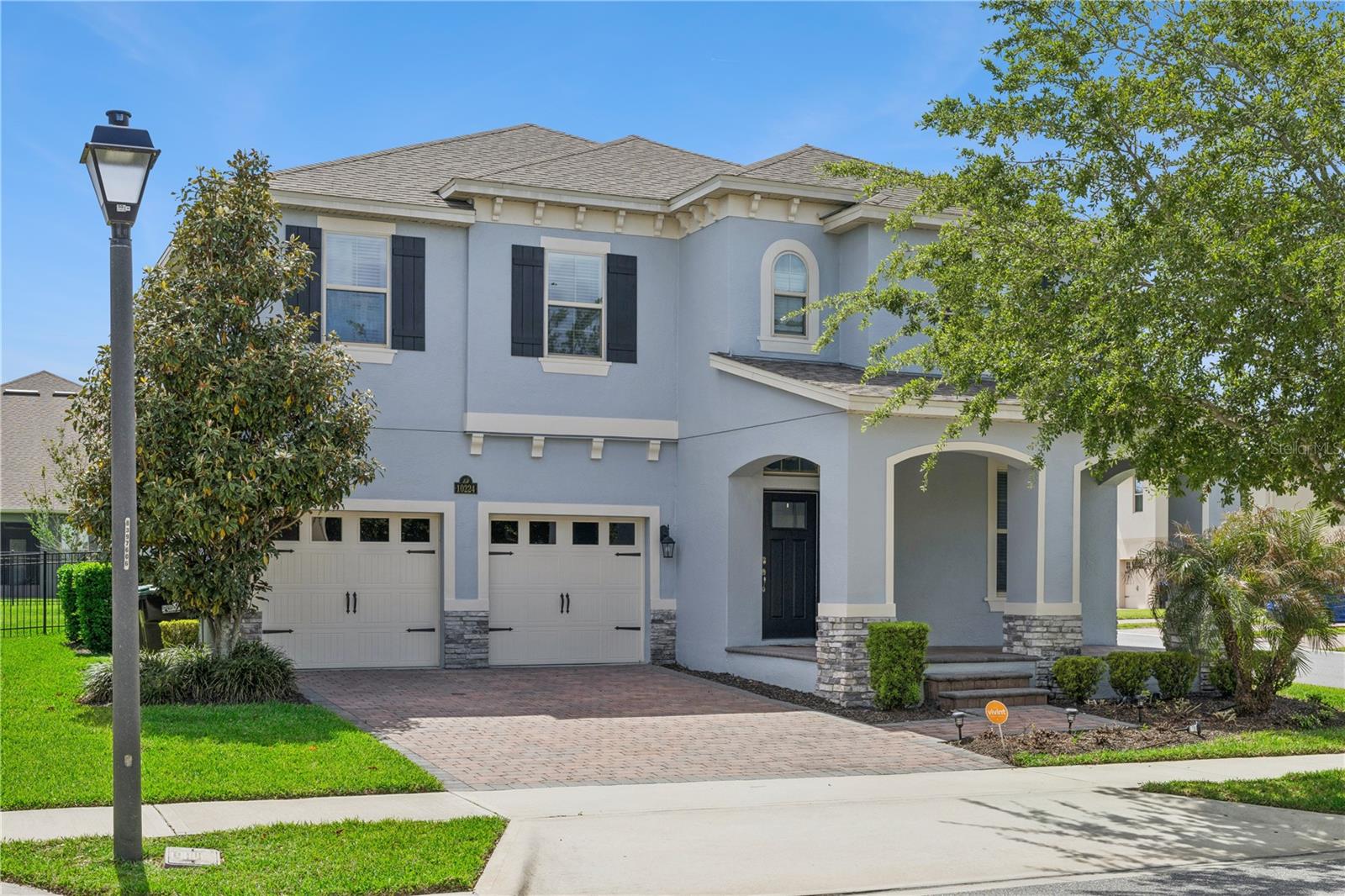 Single Family Residence in WINTER GARDEN, FL - Daniel Dourado