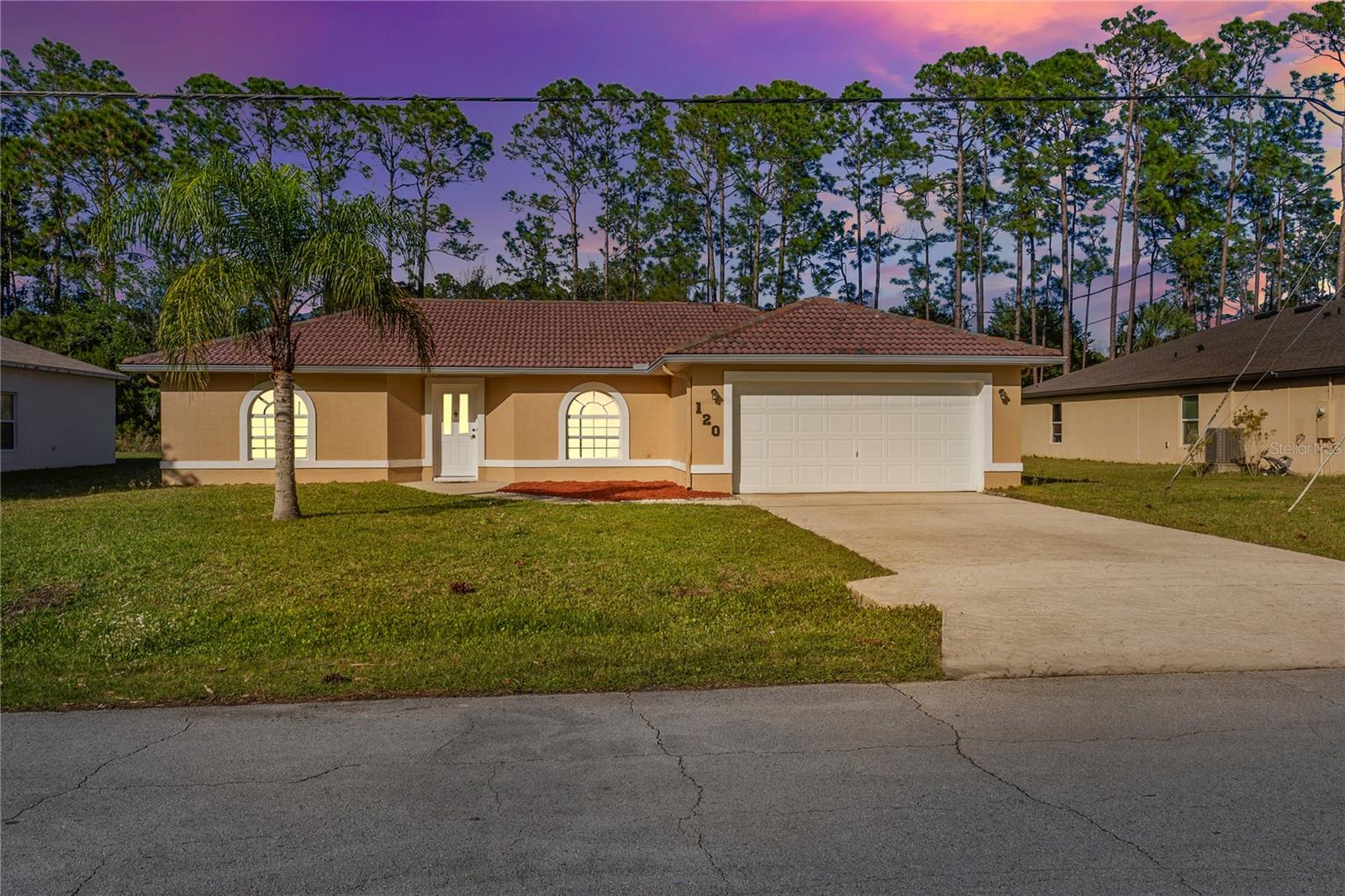 Single Family Residence in PALM COAST, FL - Daniel Dourado