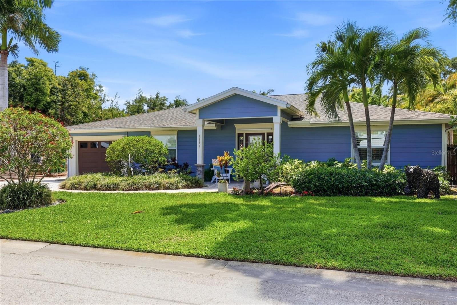 Single Family Residence in SARASOTA, FL - Daniel Dourado