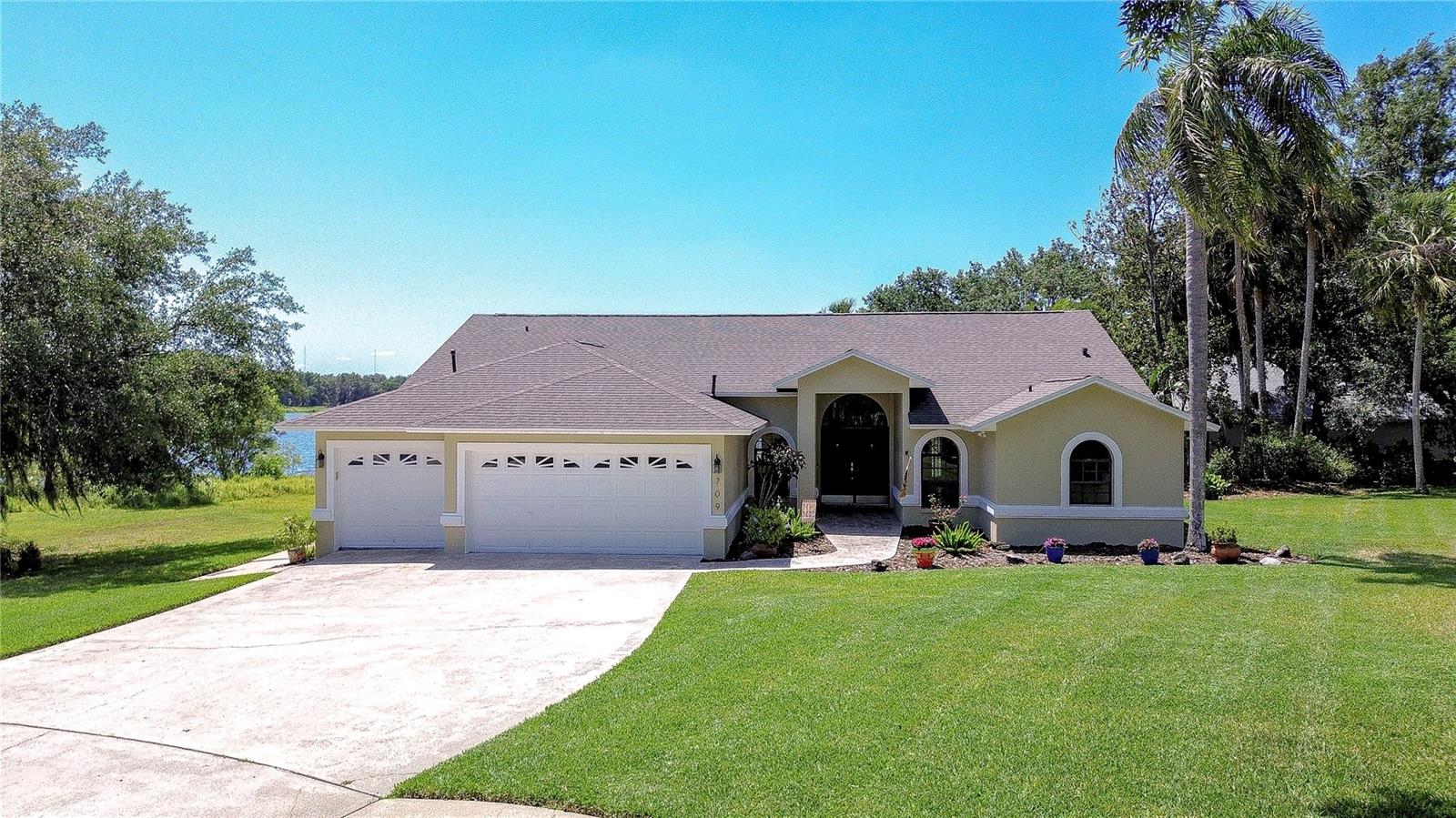 Single Family Residence in SEFFNER, FL - Daniel Dourado