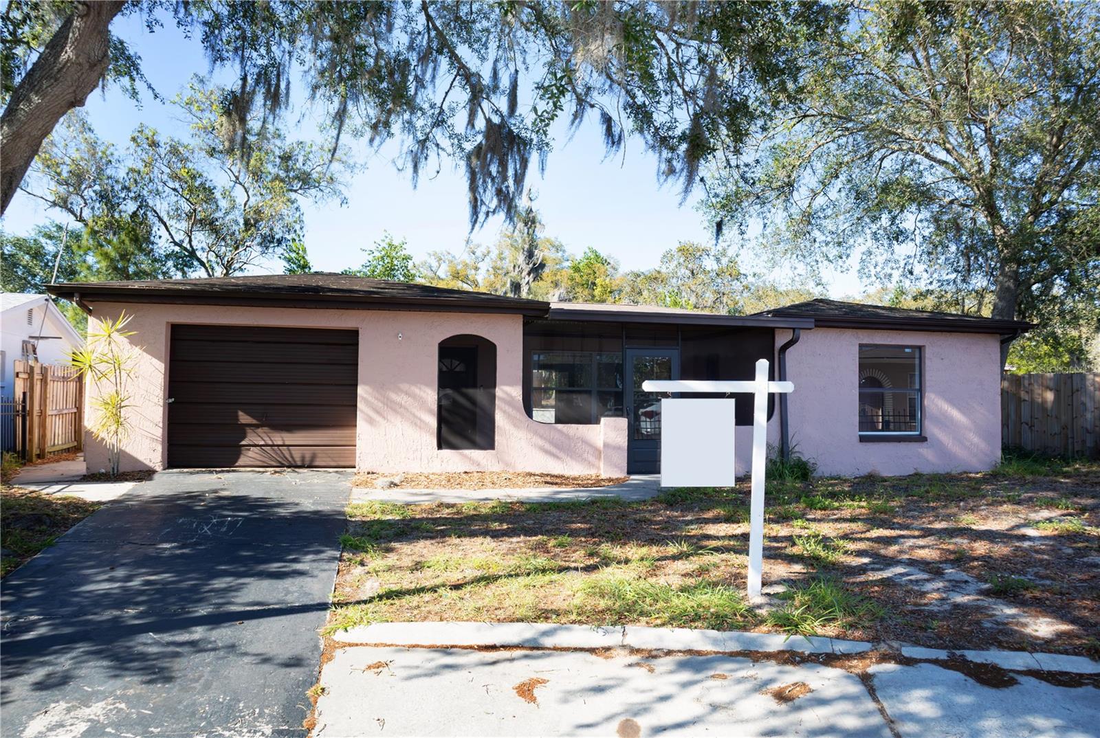 Single Family Residence in PORT RICHEY, FL - Daniel Dourado
