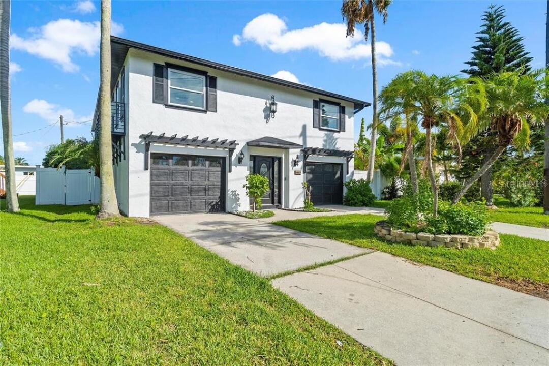 Single Family Residence in REDINGTON BEACH, FL - Daniel Dourado