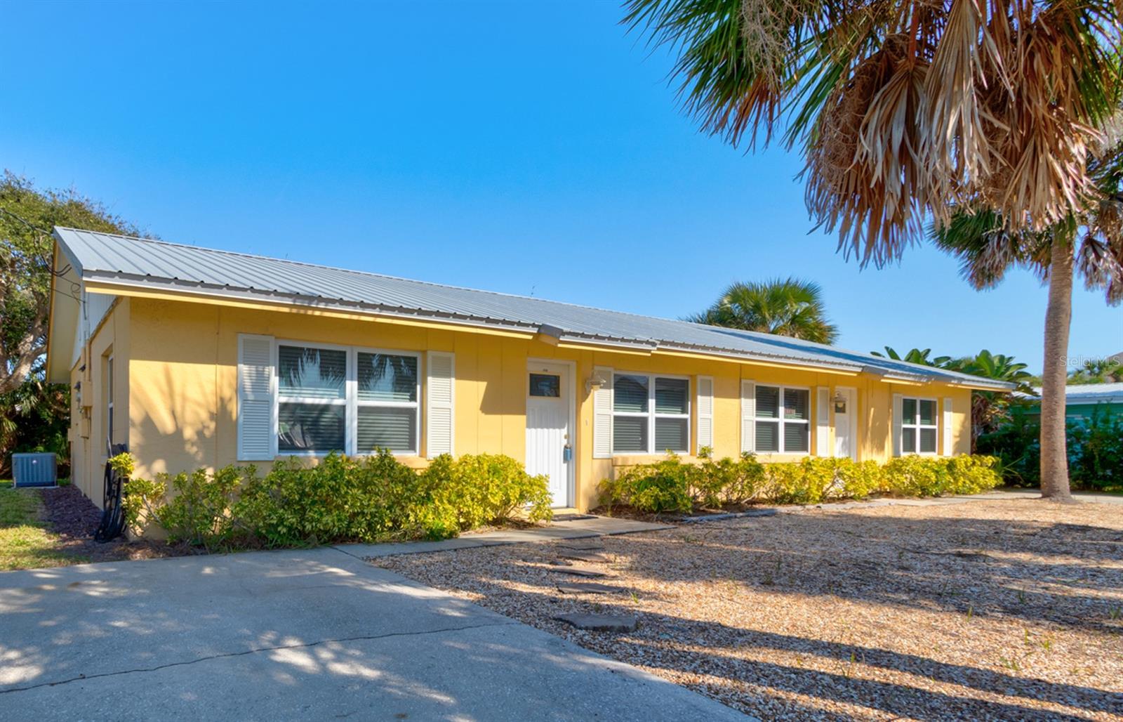 Single Family Residence in NEW SMYRNA BEACH, FL - Daniel Dourado
