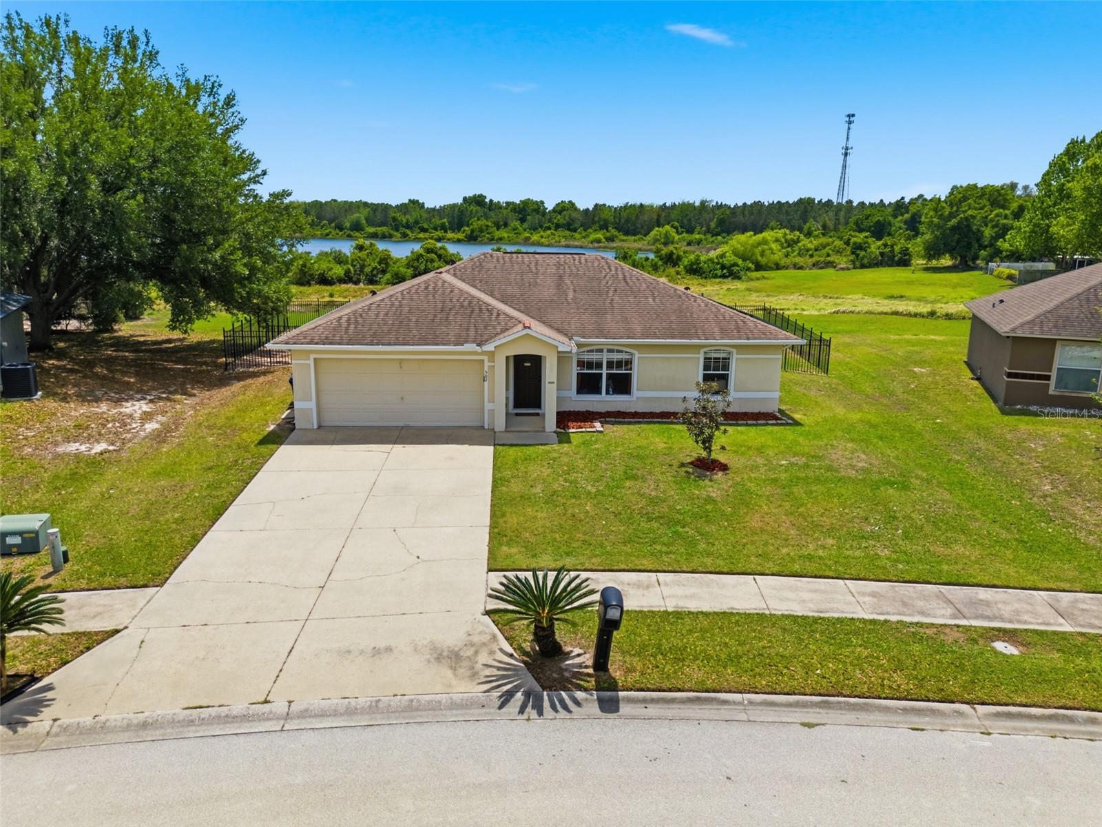 Single Family Residence em GROVELAND, FL - Daniel Dourado