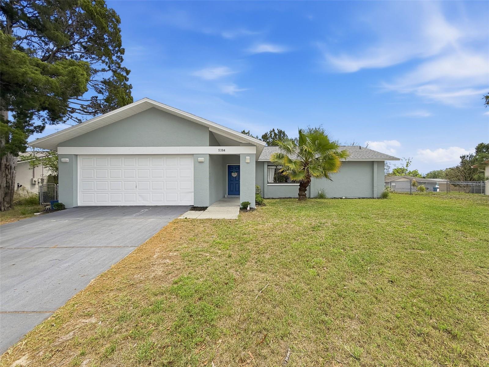 Single Family Residence em SPRING HILL, FL - Daniel Dourado