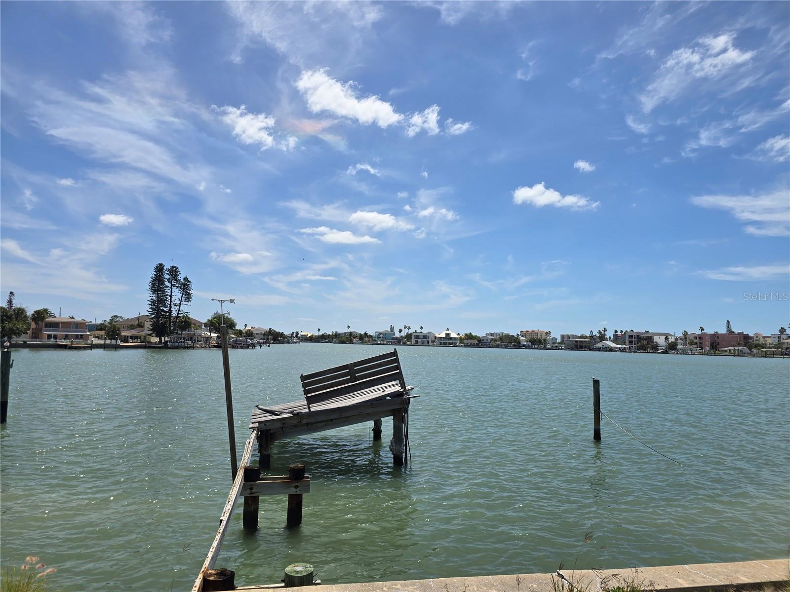 Single Family Residence em MADEIRA BEACH, FL - Daniel Dourado