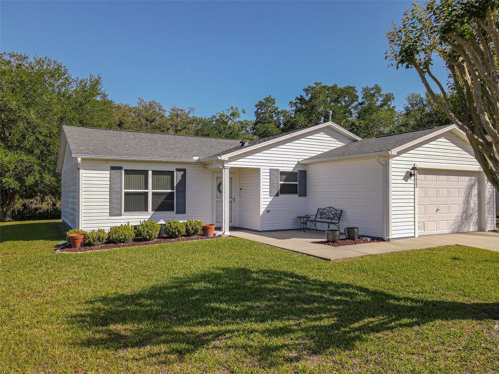 Single Family Residence in THE VILLAGES, FL - Daniel Dourado
