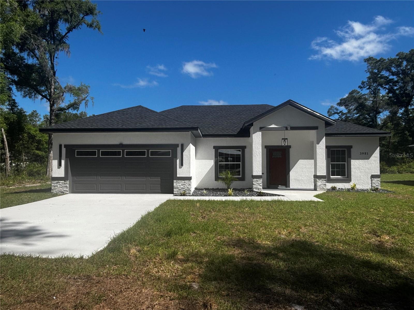 Single Family Residence em SUMMERFIELD, FL - Daniel Dourado