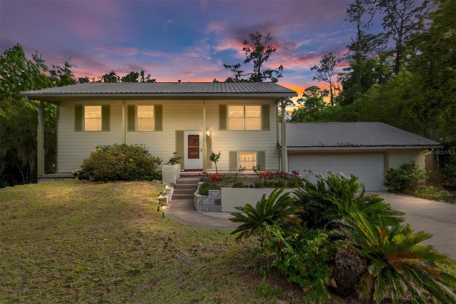 Single Family Residence in GAINESVILLE, FL - Daniel Dourado