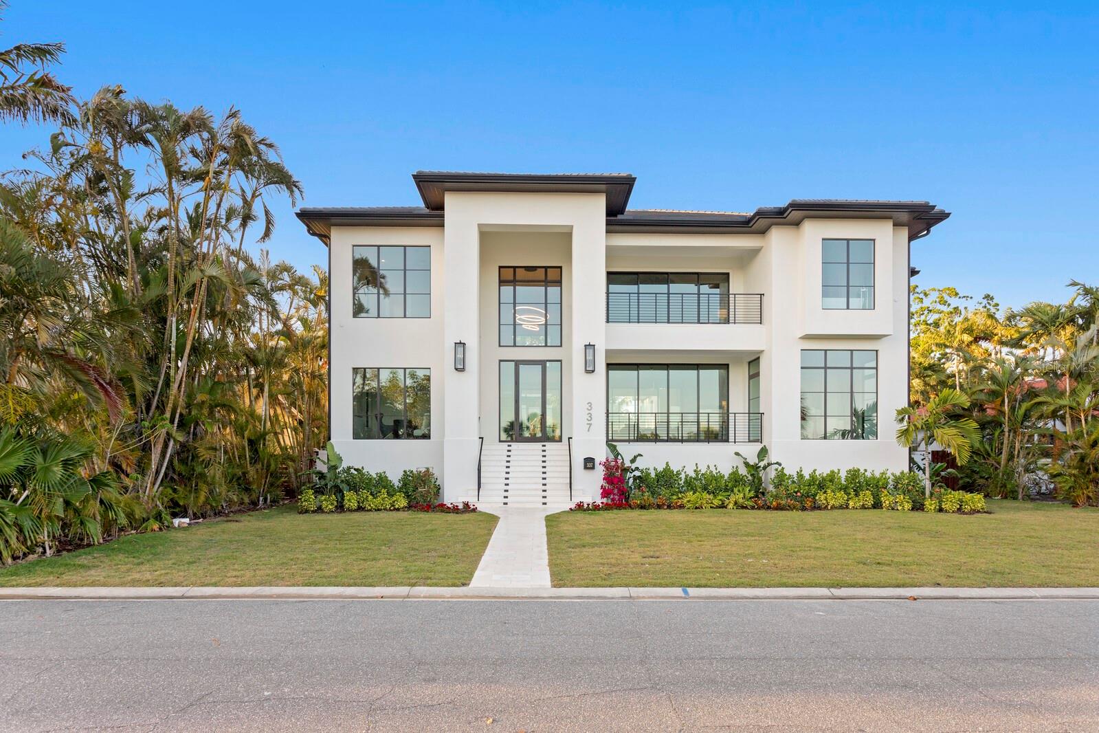 Single Family Residence em ST PETERSBURG, FL - Daniel Dourado