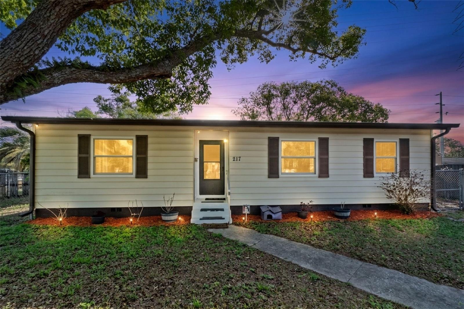 Single Family Residence in CASSELBERRY, FL - Daniel Dourado
