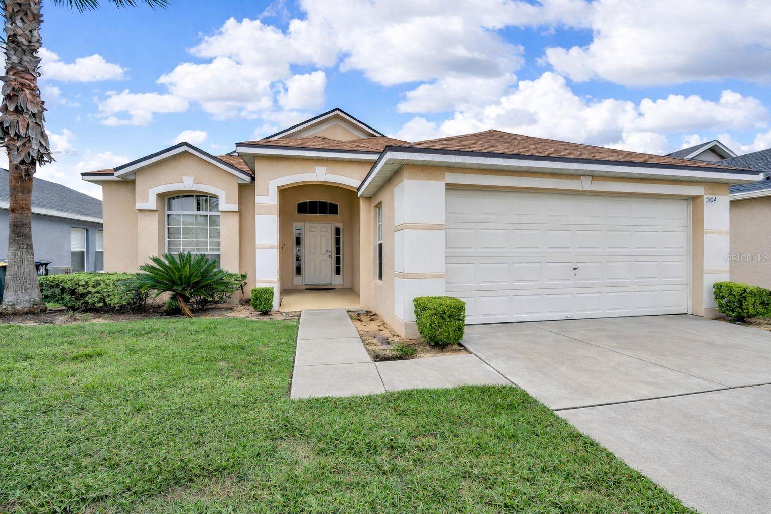 Single Family Residence in DAVENPORT, FL - Daniel Dourado