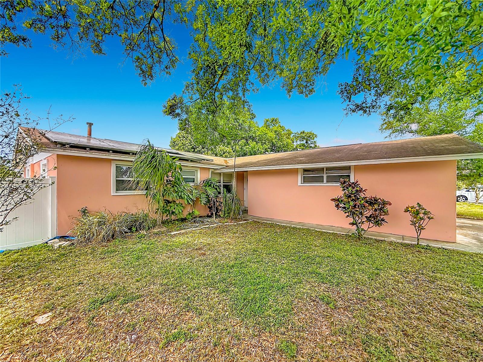 Single Family Residence em PINELLAS PARK, FL - Daniel Dourado