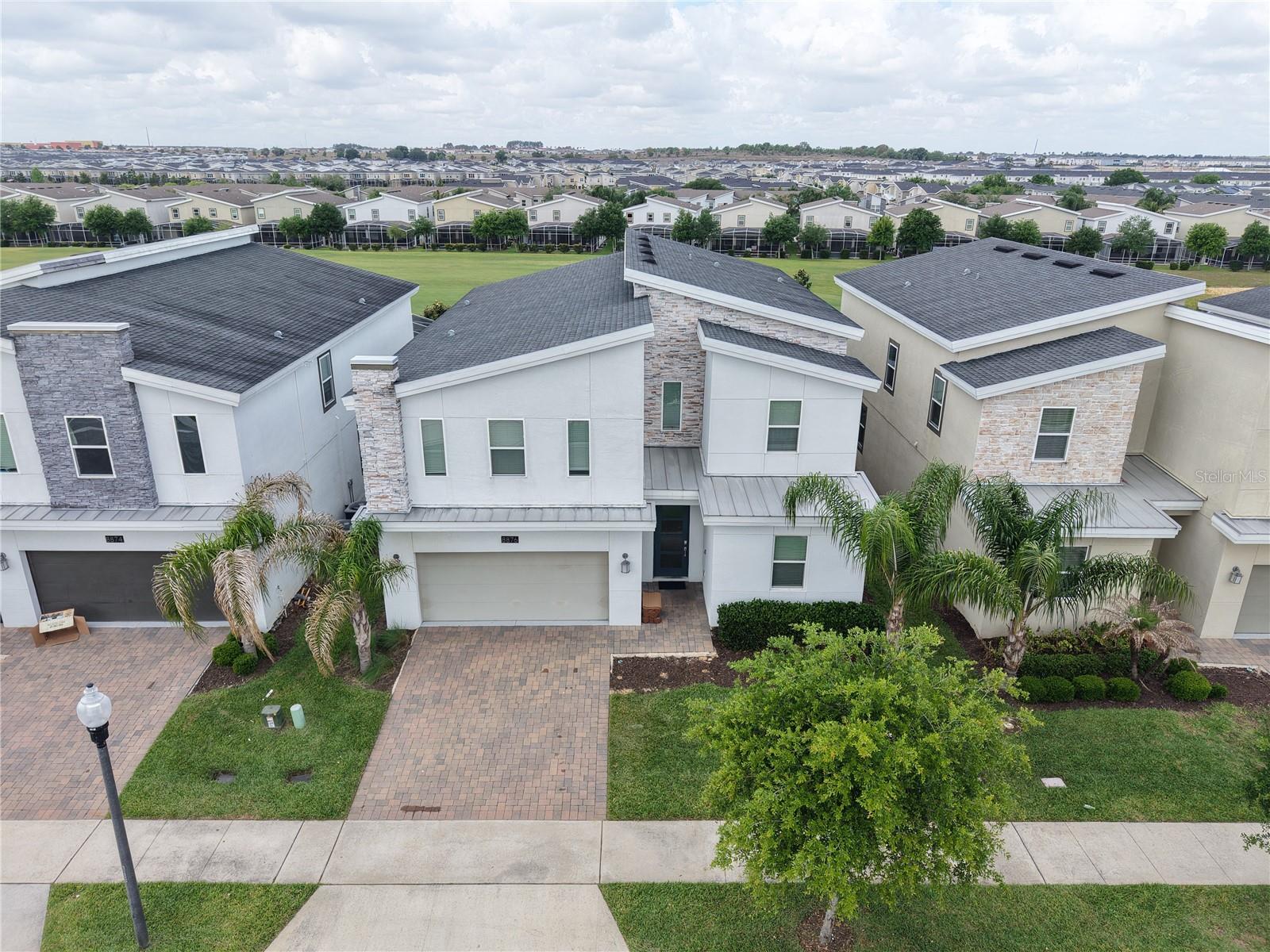 Single Family Residence in DAVENPORT, FL - Daniel Dourado