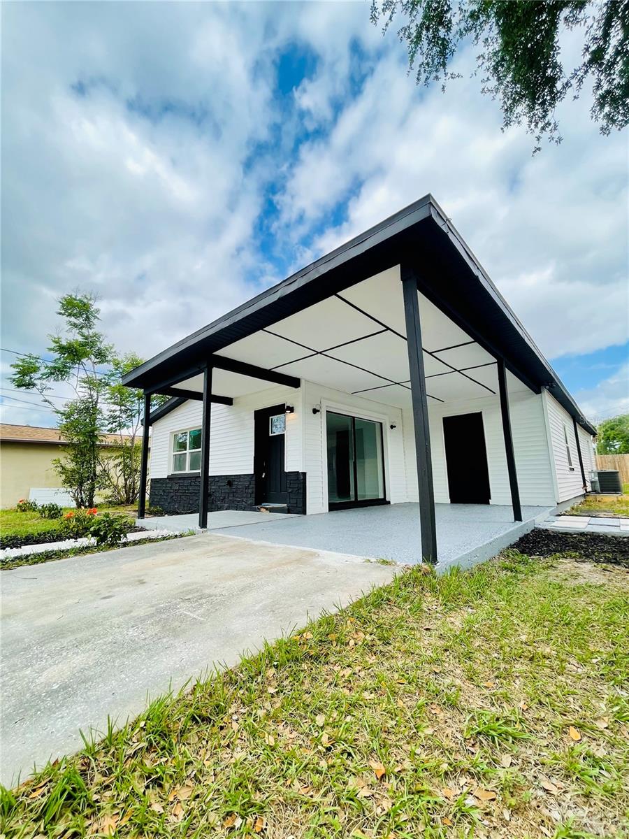 Single Family Residence in LAKELAND, FL - Daniel Dourado