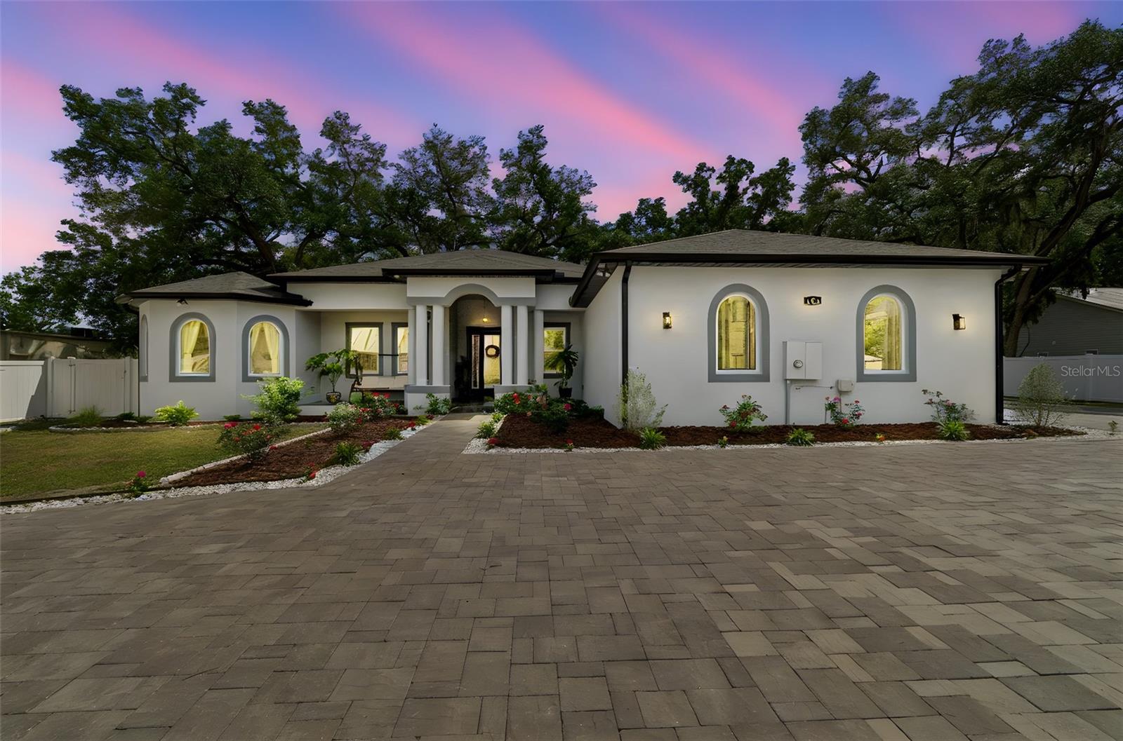 Single Family Residence in TAMPA, FL - Daniel Dourado