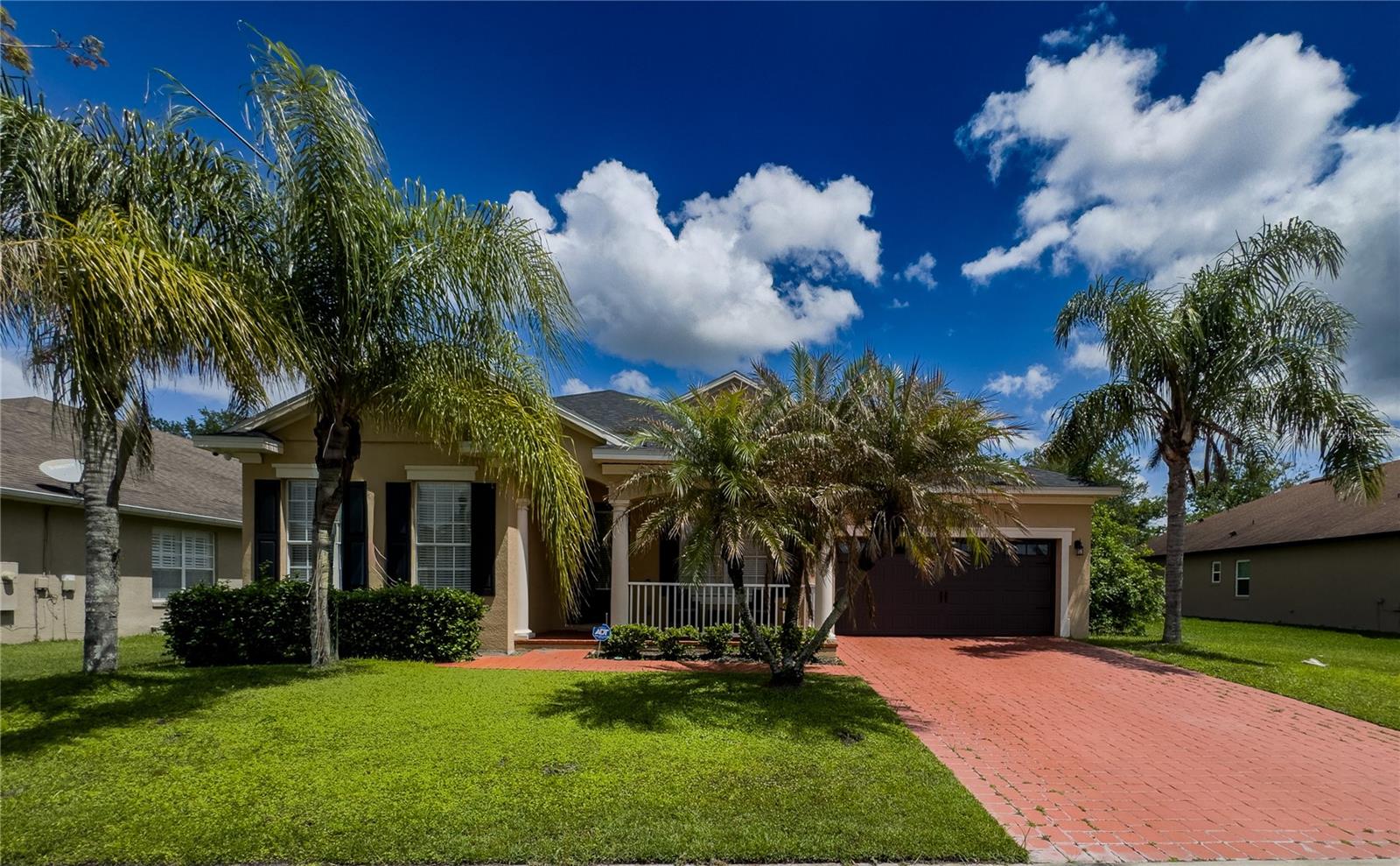 Single Family Residence in ORLANDO, FL - Daniel Dourado