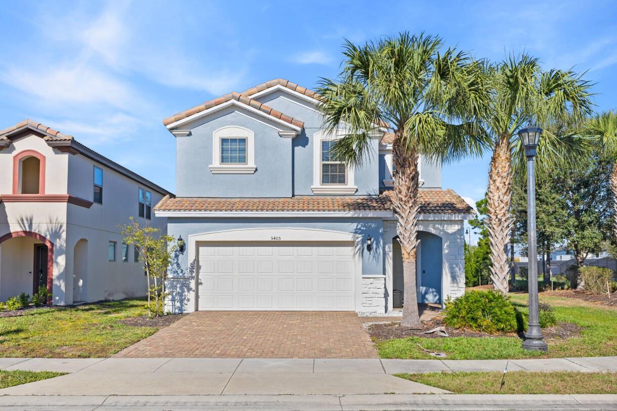 Single Family Residence in DAVENPORT, FL - Daniel Dourado