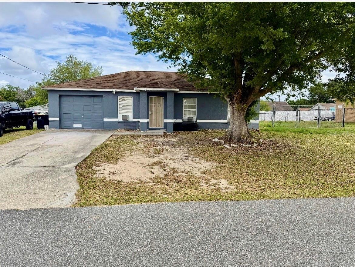 Single Family Residence em EAGLE LAKE, FL - Daniel Dourado