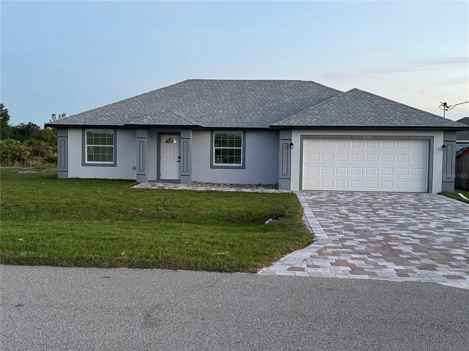 Single Family Residence in AVON PARK, FL - Daniel Dourado
