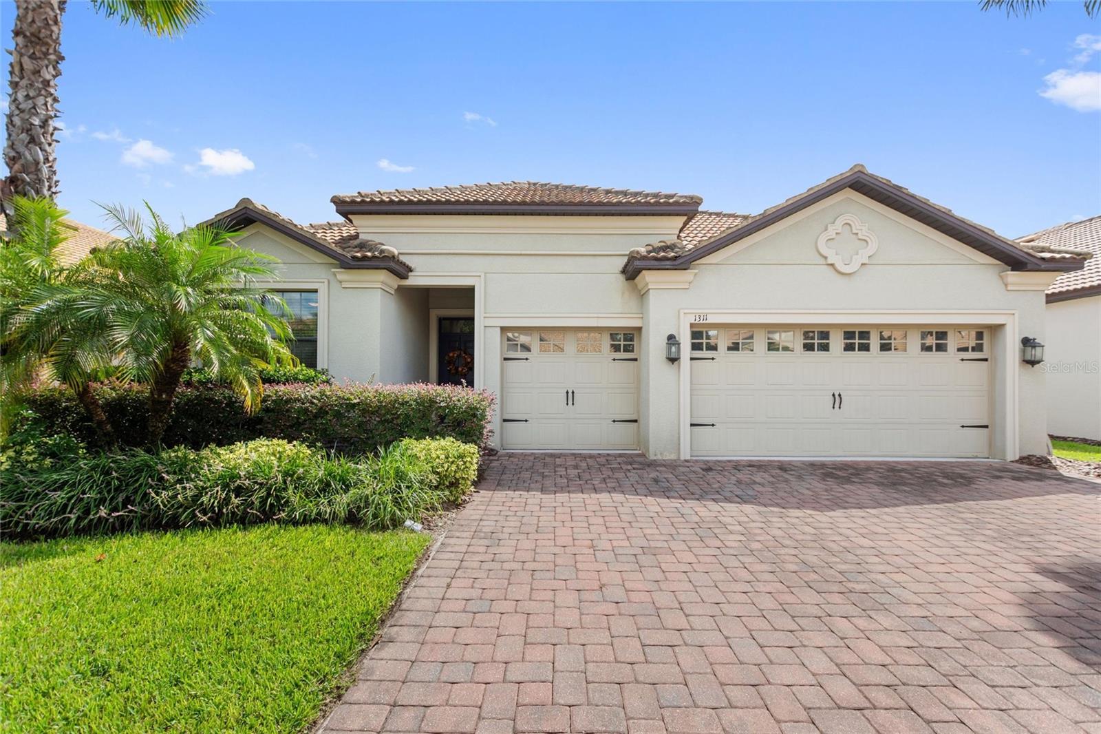 Single Family Residence in DAVENPORT, FL - Daniel Dourado