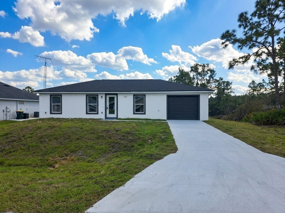 Single Family Residence in SEBRING, FL - Daniel Dourado
