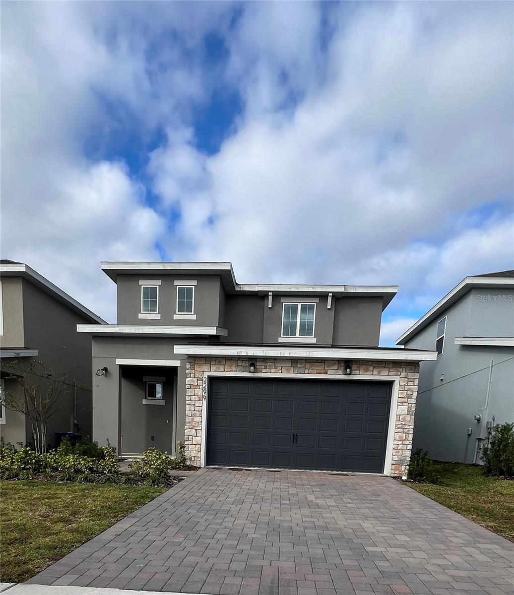 Single Family Residence in MINNEOLA, FL - Daniel Dourado