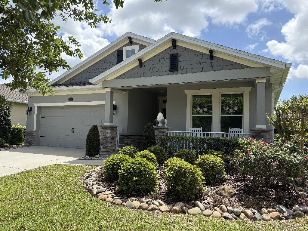 Single Family Residence in DELAND, FL - Daniel Dourado