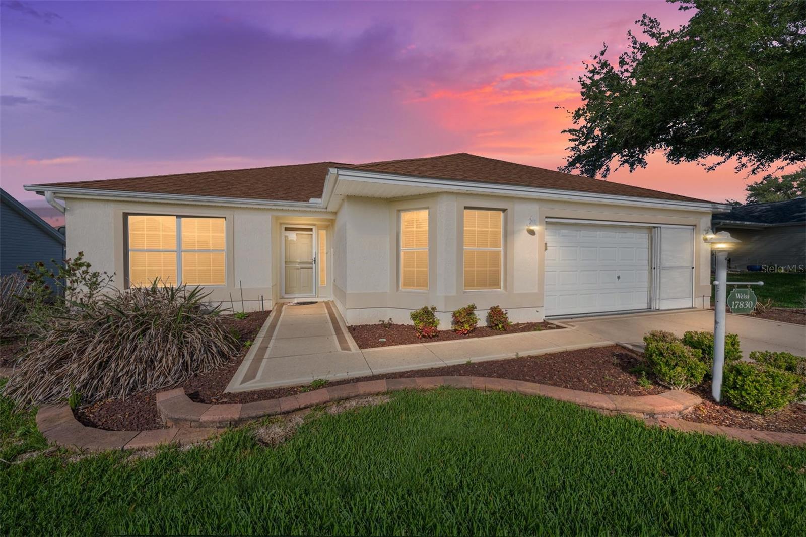 Single Family Residence in THE VILLAGES, FL - Daniel Dourado