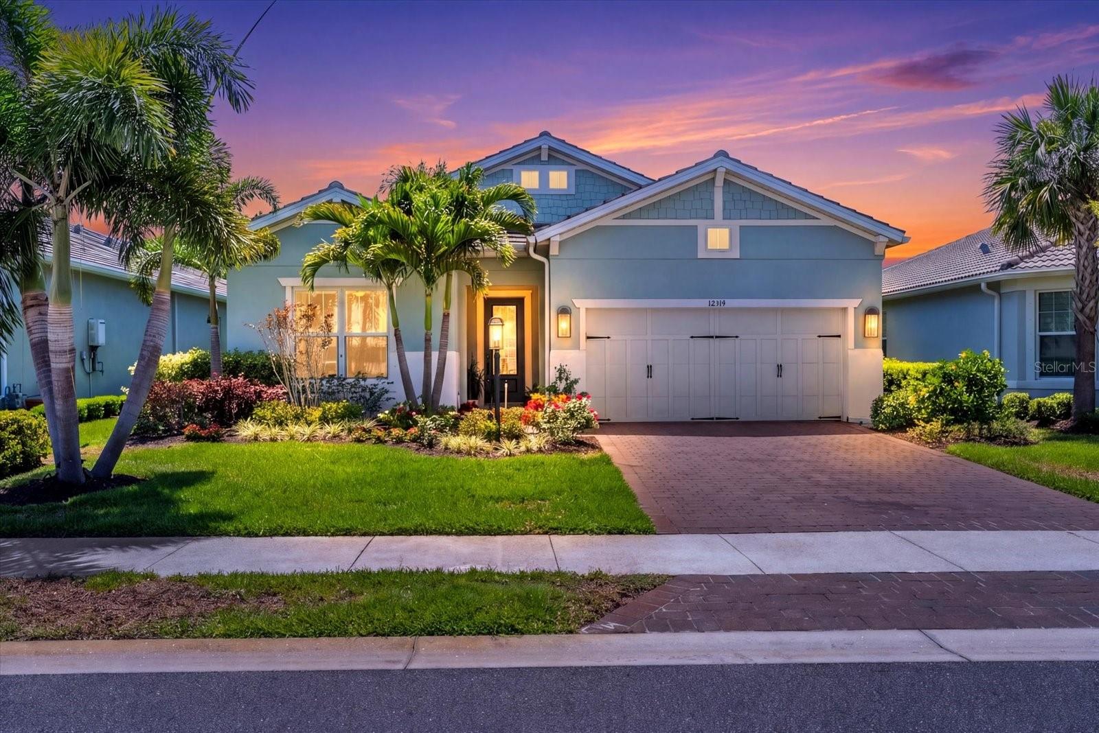 Single Family Residence in BRADENTON, FL - Daniel Dourado