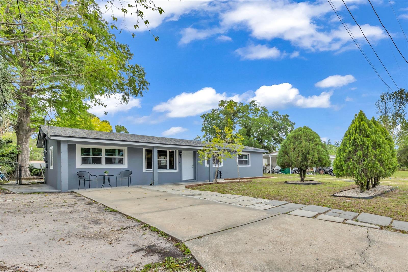 Single Family Residence in MOUNT DORA, FL - Daniel Dourado