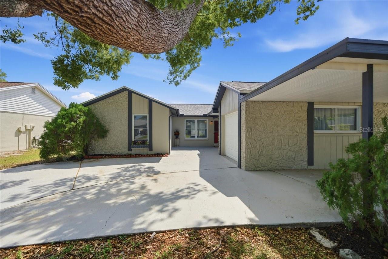 Single Family Residence in NEW PORT RICHEY, FL - Daniel Dourado