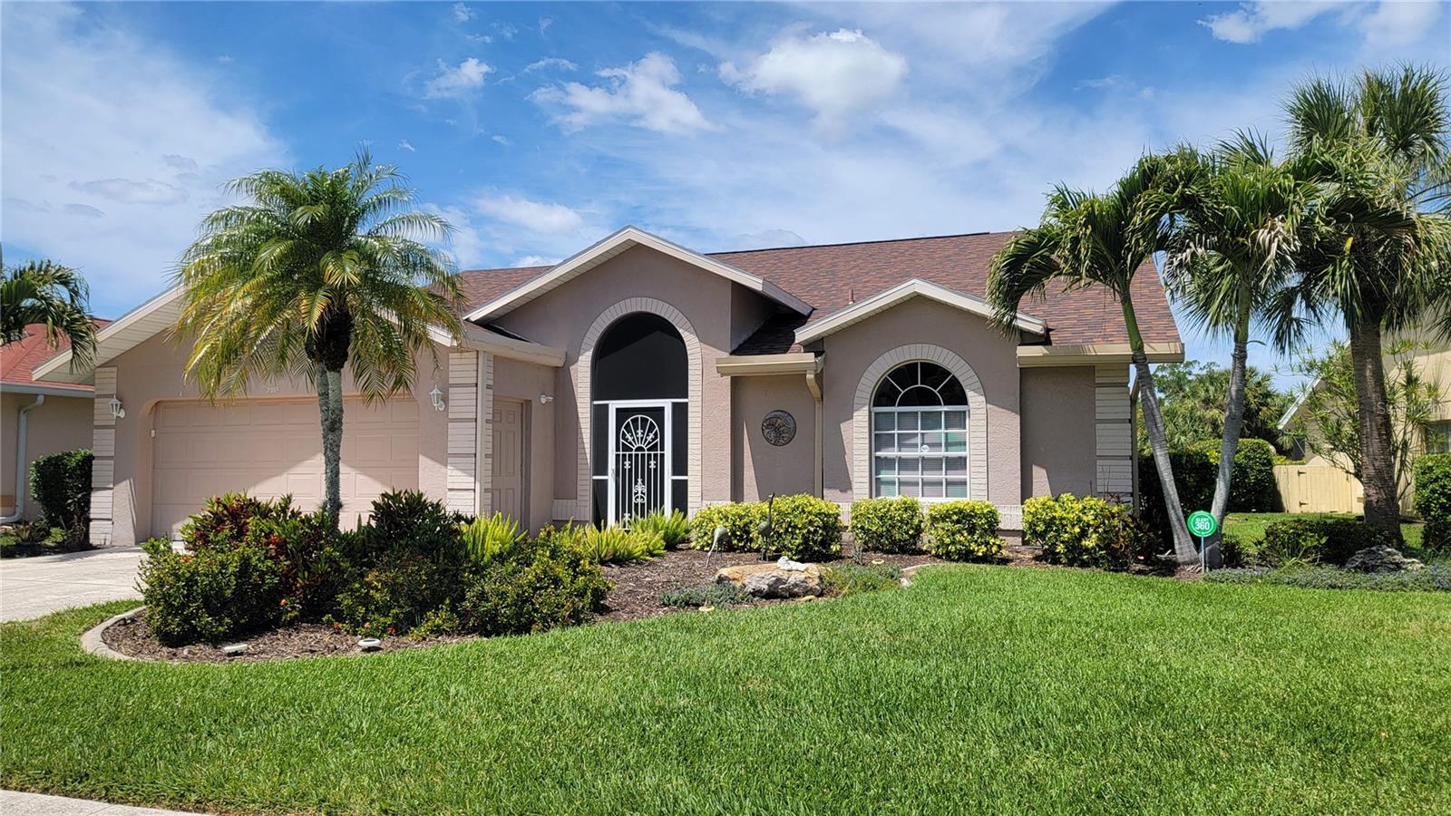 Single Family Residence in BRADENTON, FL - Daniel Dourado