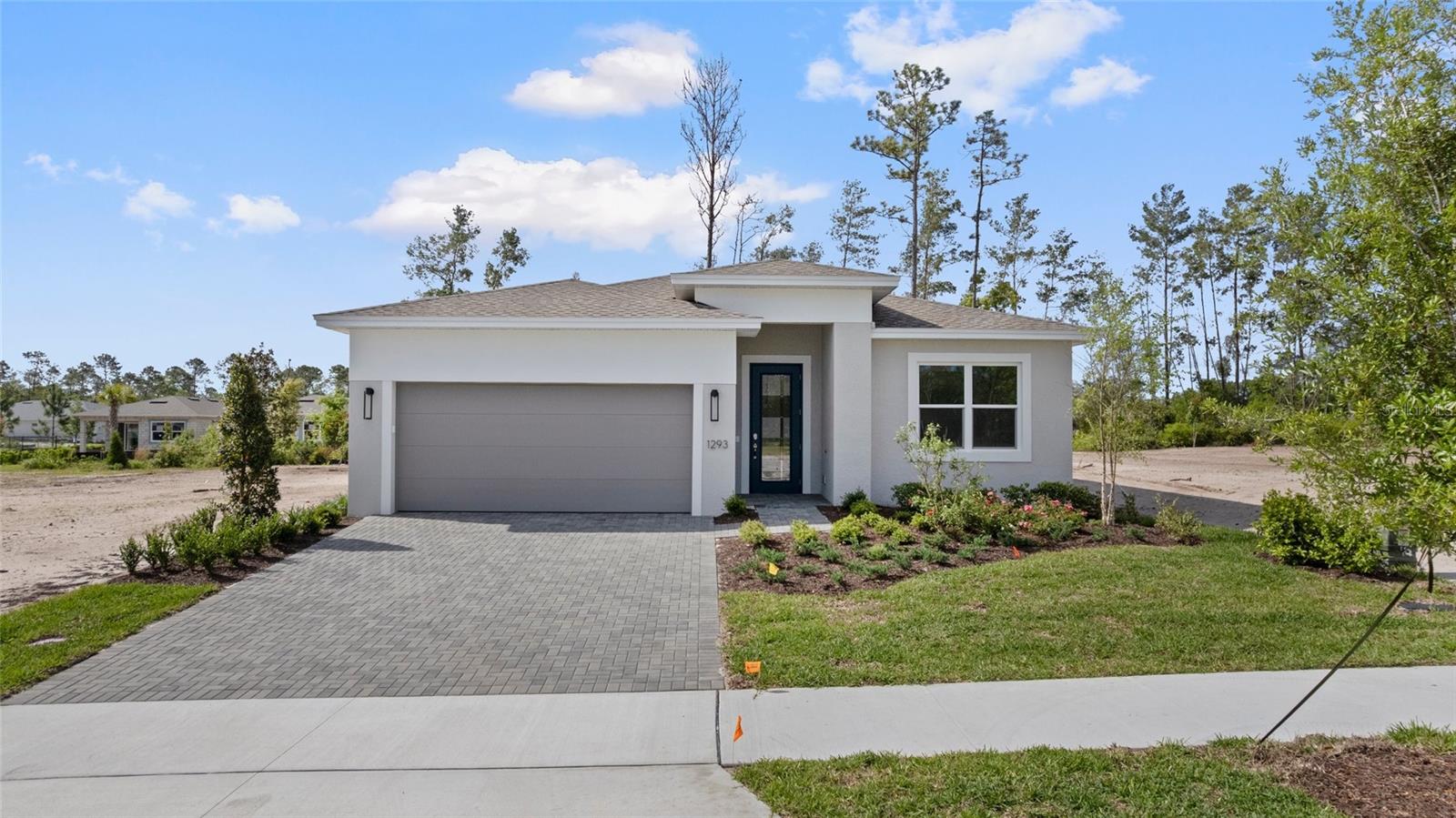 Single Family Residence in DELAND, FL - Daniel Dourado