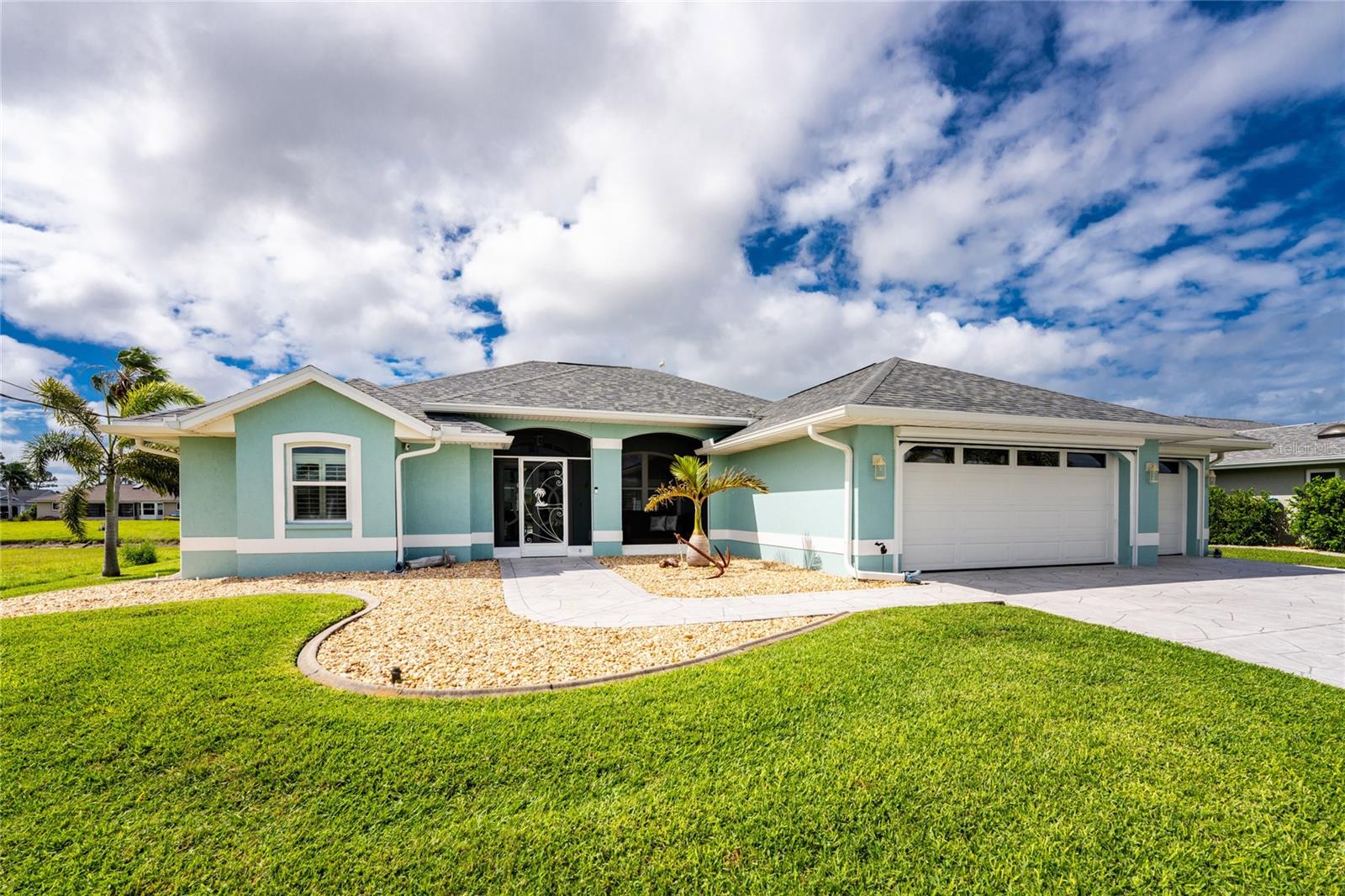 Single Family Residence em ROTONDA WEST, FL - Daniel Dourado