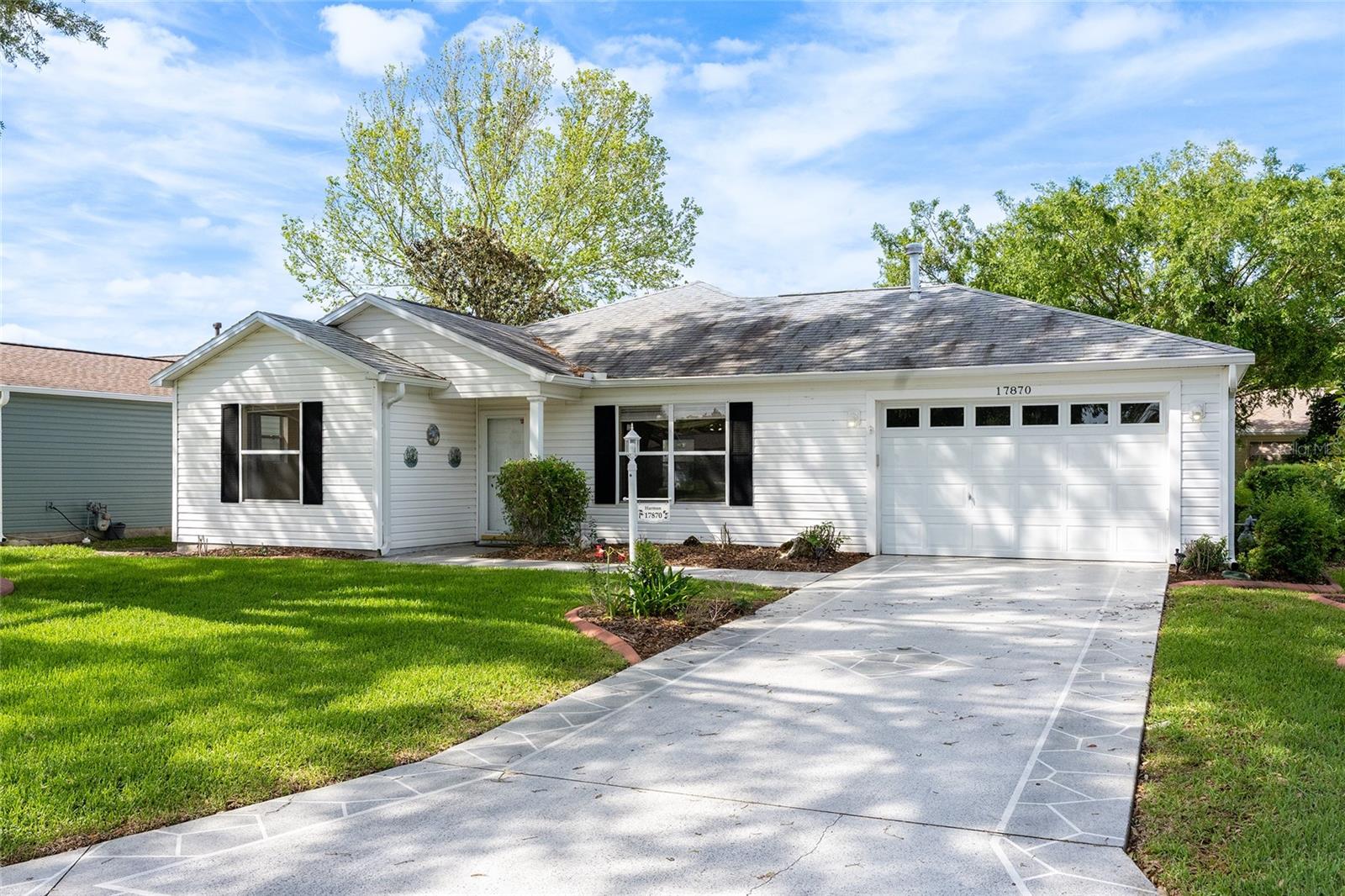 Single Family Residence in THE VILLAGES, FL - Daniel Dourado