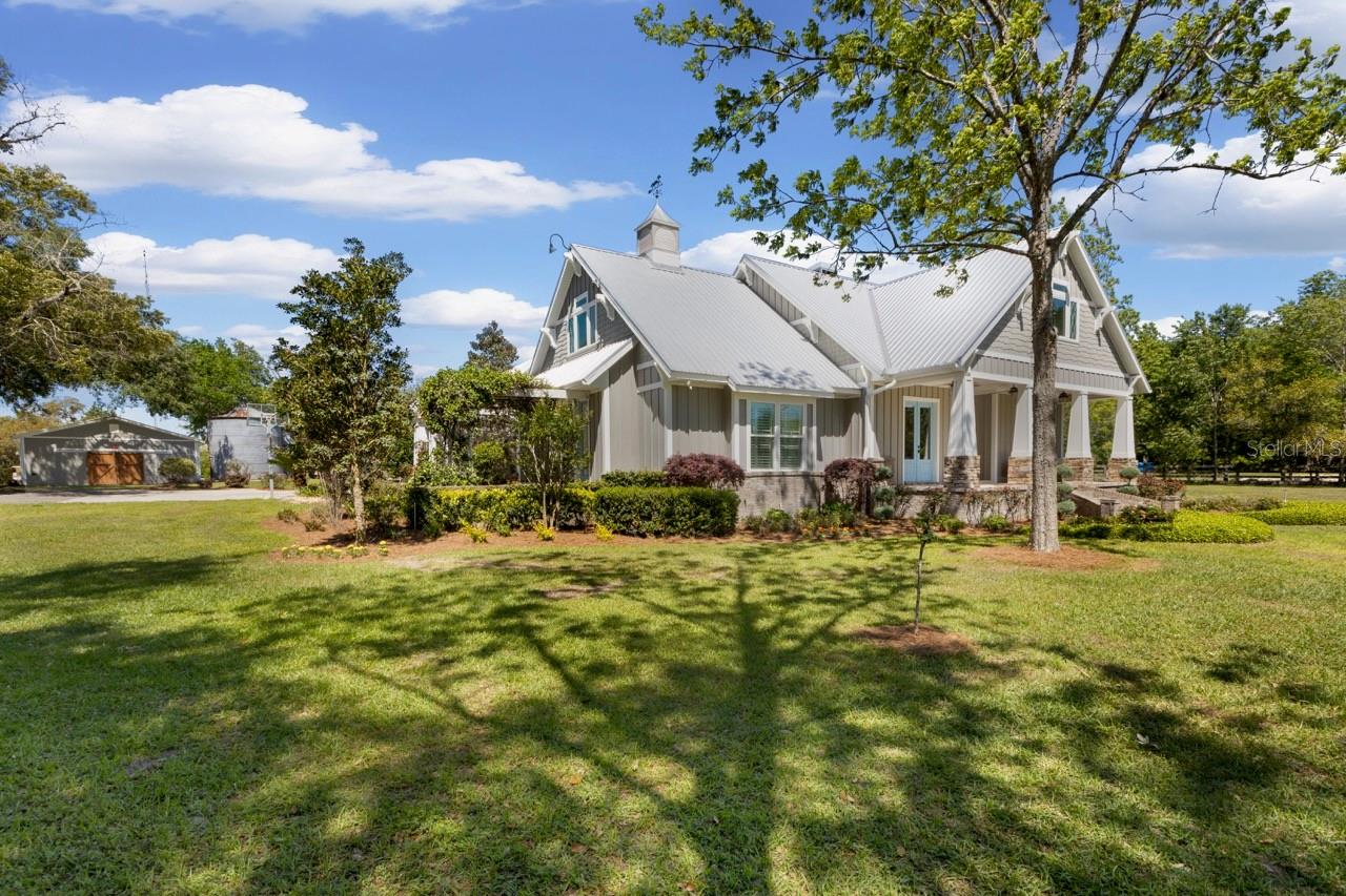 Single Family Residence in TRENTON, FL - Daniel Dourado