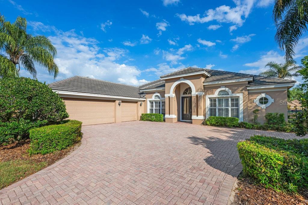 Single Family Residence in ORLANDO, FL - Daniel Dourado