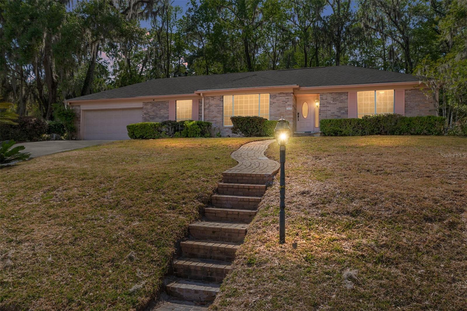 Single Family Residence in GAINESVILLE, FL - Daniel Dourado