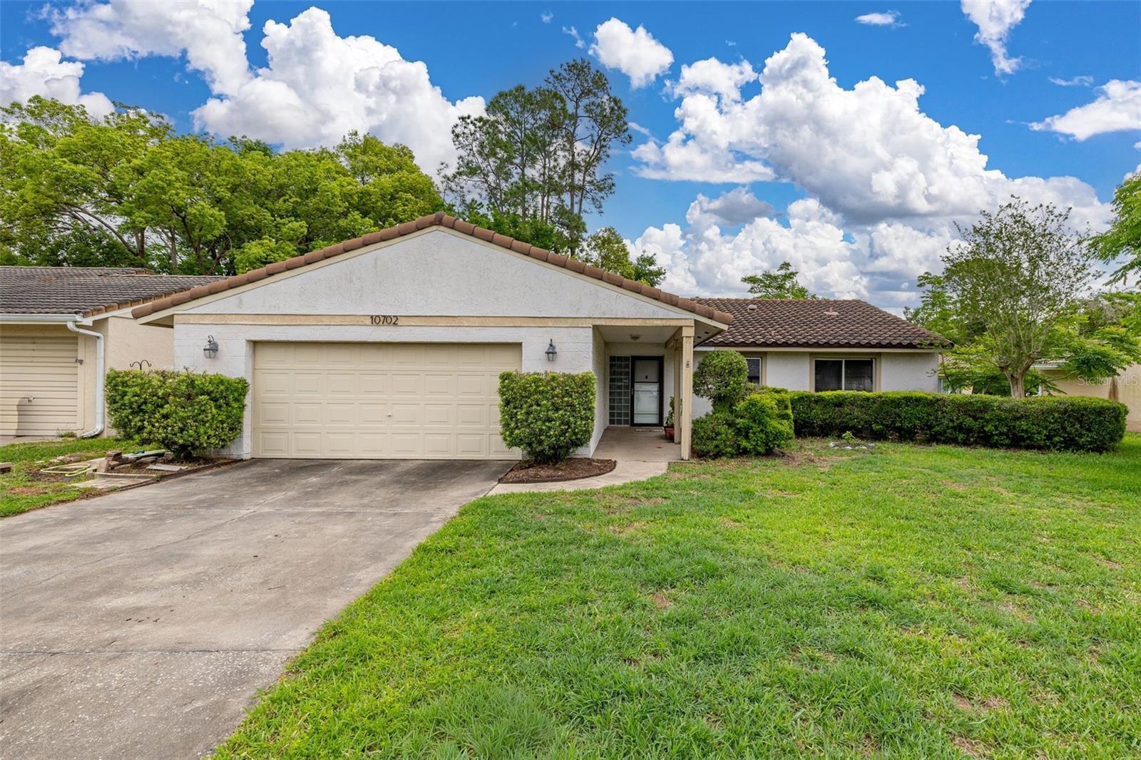 Single Family Residence in ORLANDO, FL - Daniel Dourado