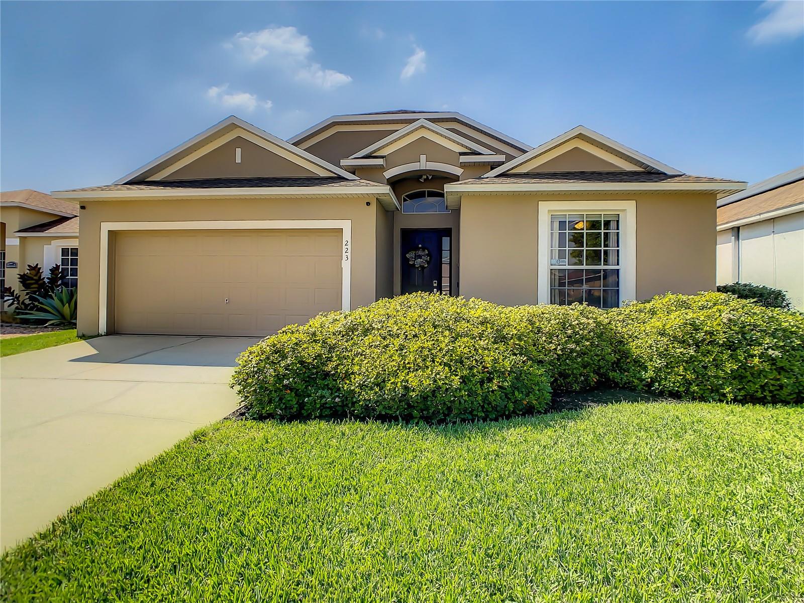 Single Family Residence in DAVENPORT, FL - Daniel Dourado